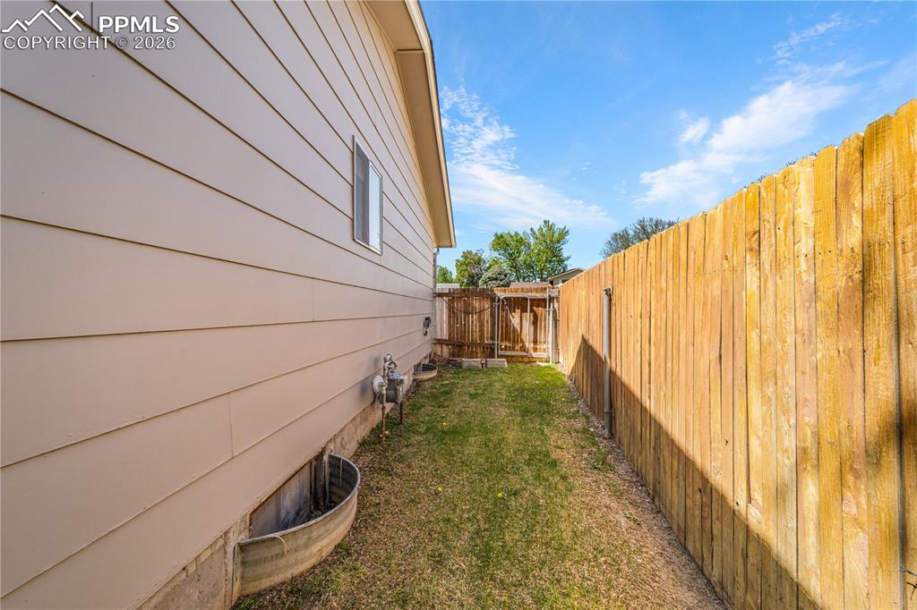 Image 27 of 37: Side of Structure