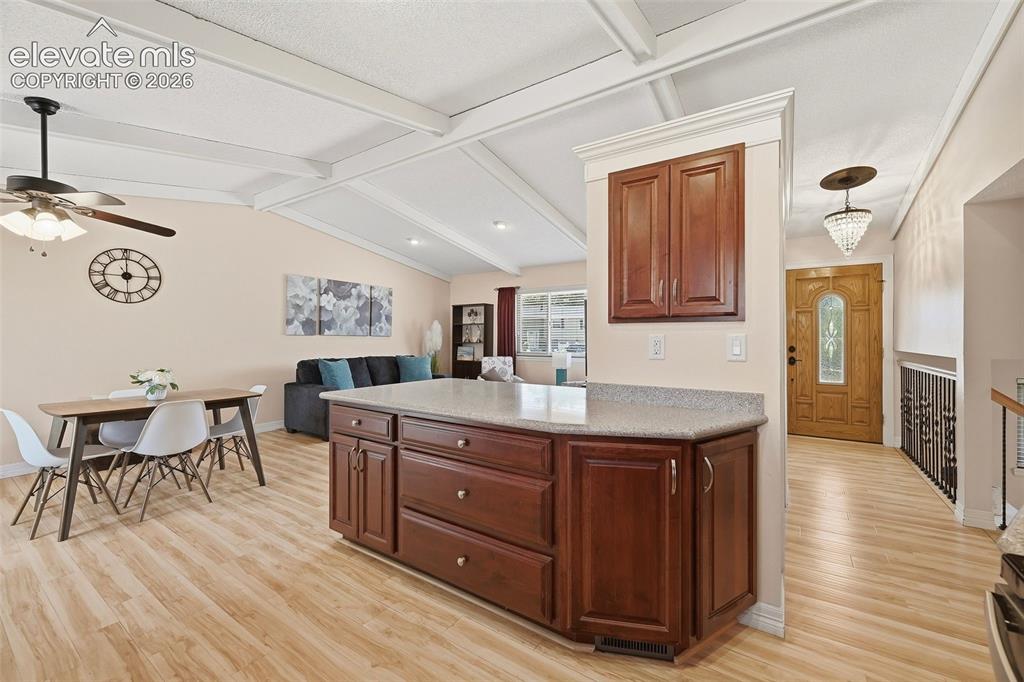 Image 13 of 41: Kitchen