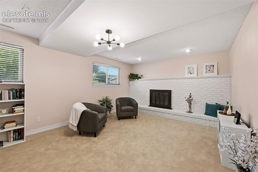 Image 23 of 41: Family Room