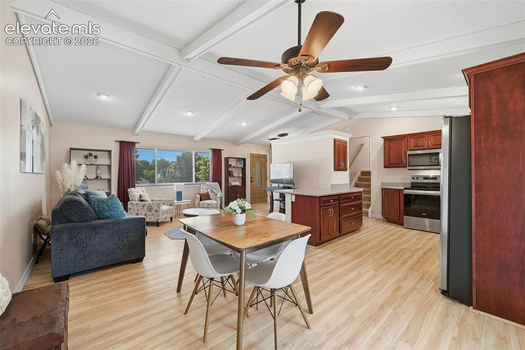 Image 9 of 41: Dining Area