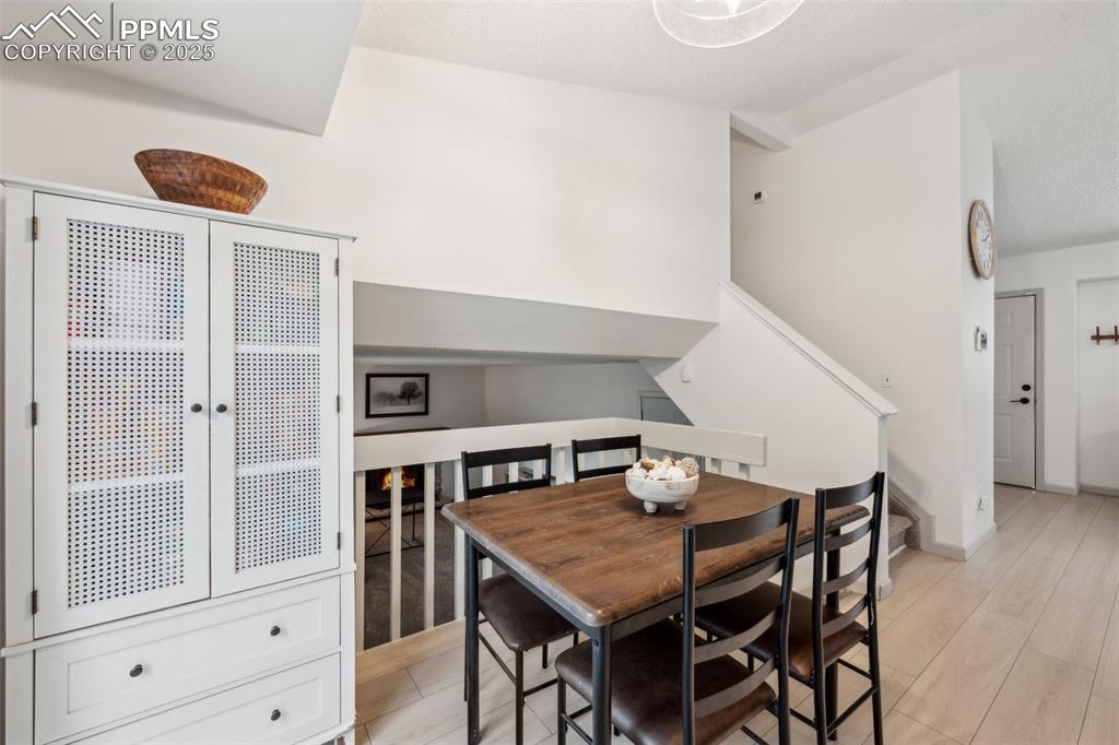 Image 12 of 36: Dining Area