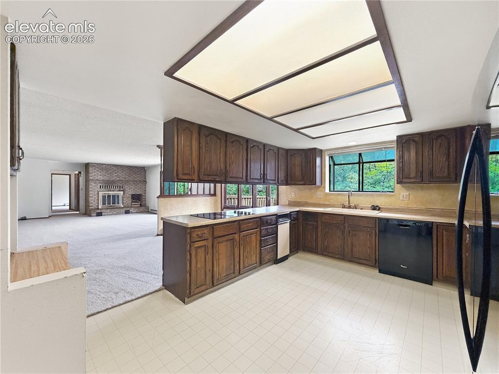 Image 12 of 48: Kitchen
