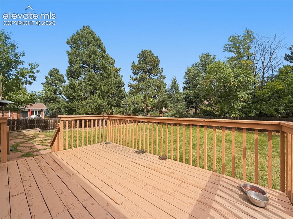Image 41 of 48: Deck