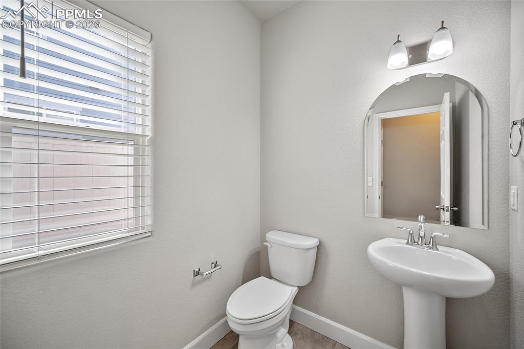 Image 15 of 33: Bathroom