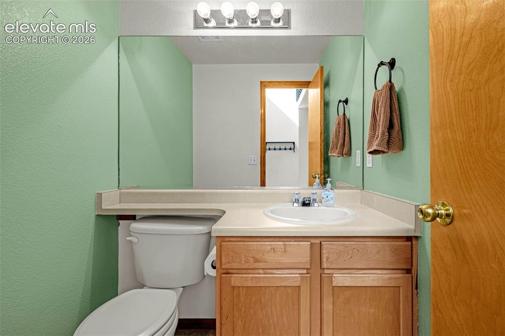 Image 8 of 50: Bathroom