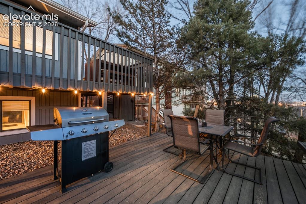 Image 41 of 45: Deck