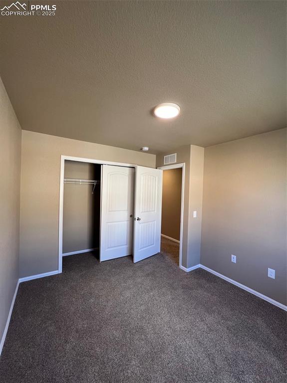 Image 18 of 31: Bedroom