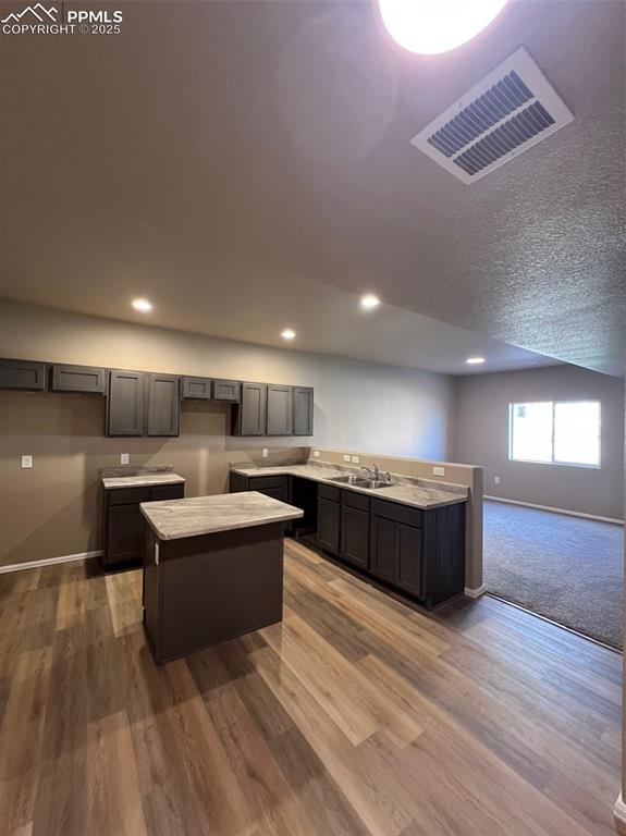 Image 8 of 31: Kitchen