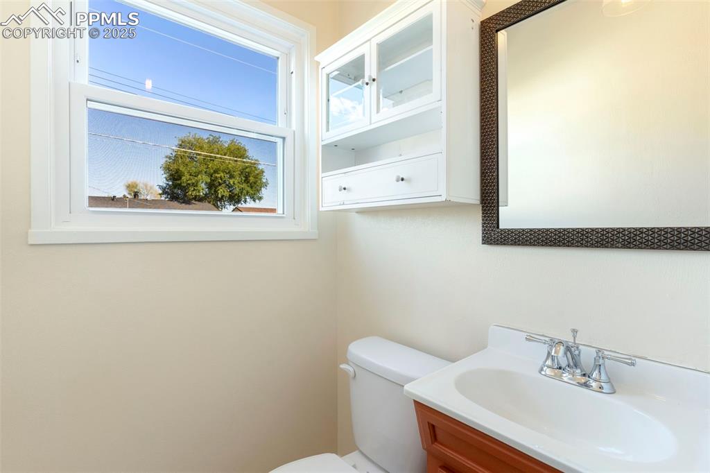 Image 13 of 35: Bathroom