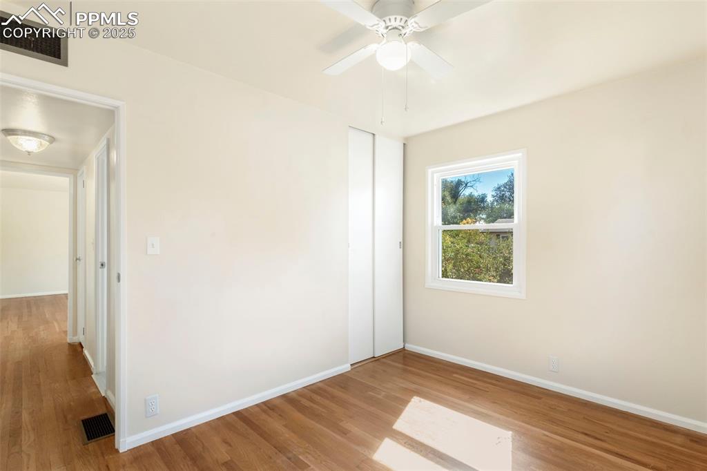 Image 26 of 35: Bedroom