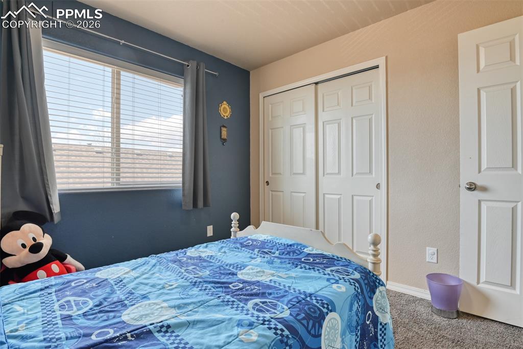 Image 42 of 44: Bedroom