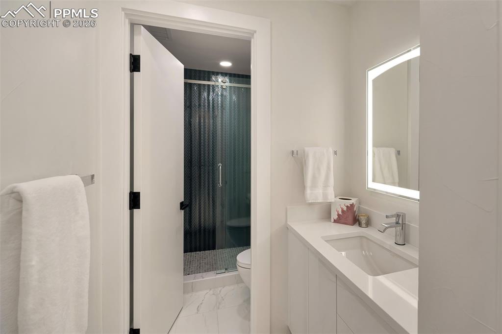 Image 34 of 50: Updated Bath