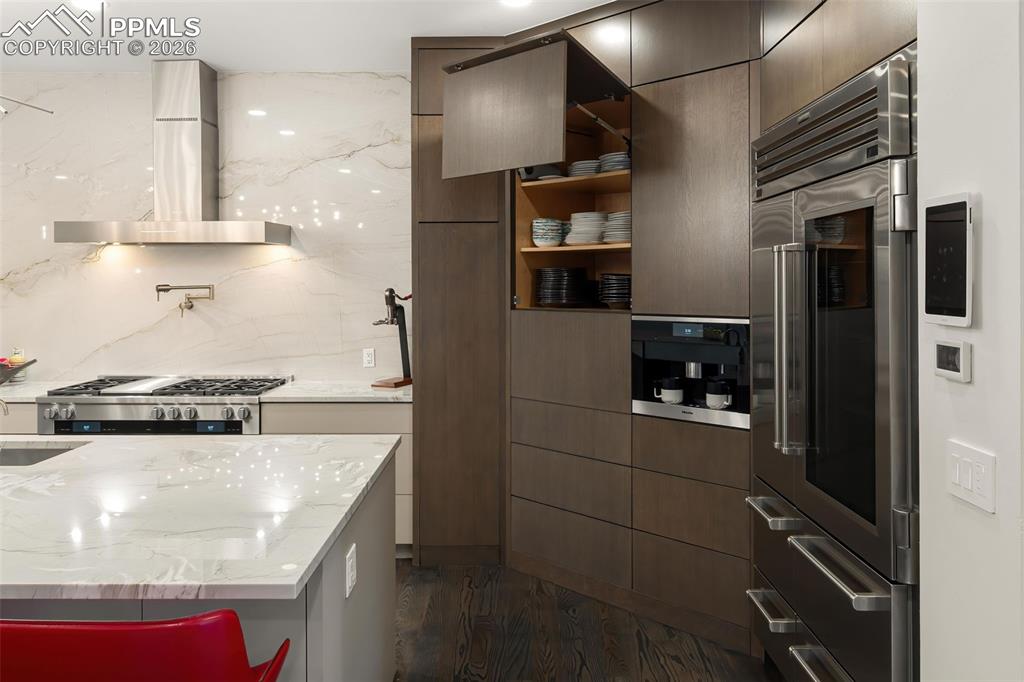 Image 7 of 50: Servo Drive Opening System On Cabinets