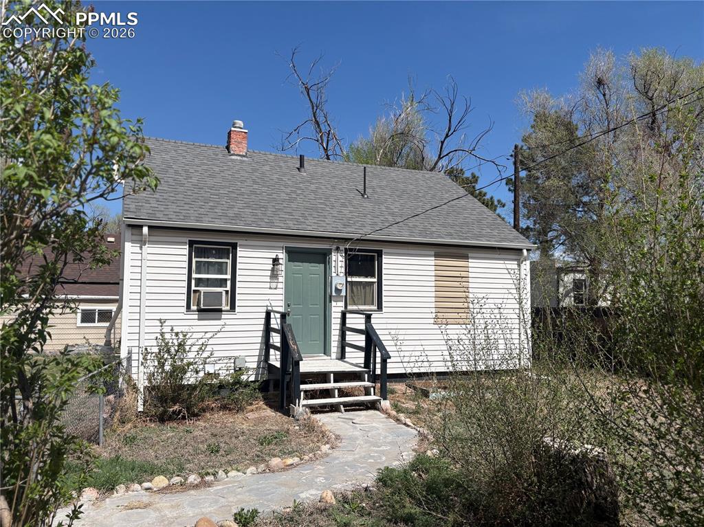 Image 20 of 20: Front of Structure