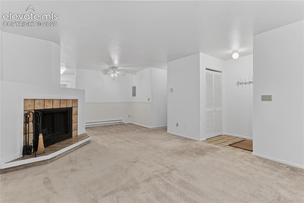Image 10 of 34: Living room.