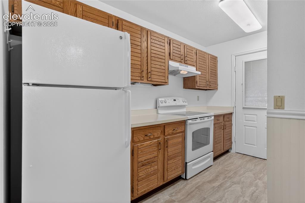 Image 14 of 34: Virtually Staged - Dining area