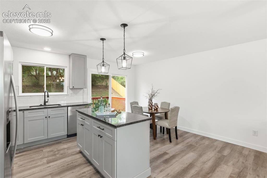 Image 8 of 37: Kitchen