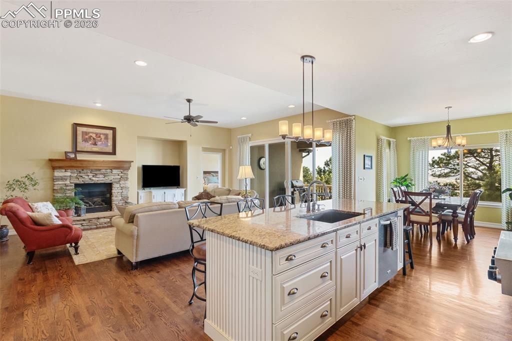 Image 10 of 47: Kitchen