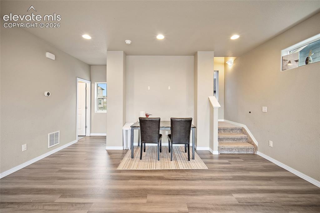 Image 15 of 37: Dining Area