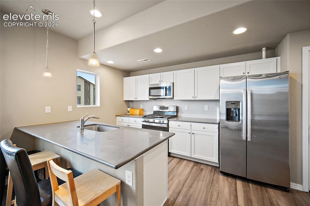 Image 16 of 37: Kitchen