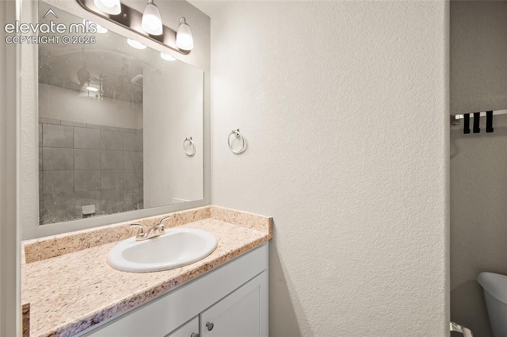 Image 21 of 37: Bathroom
