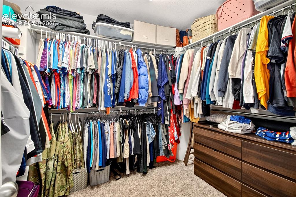 Image 19 of 45: Walk-In Closets