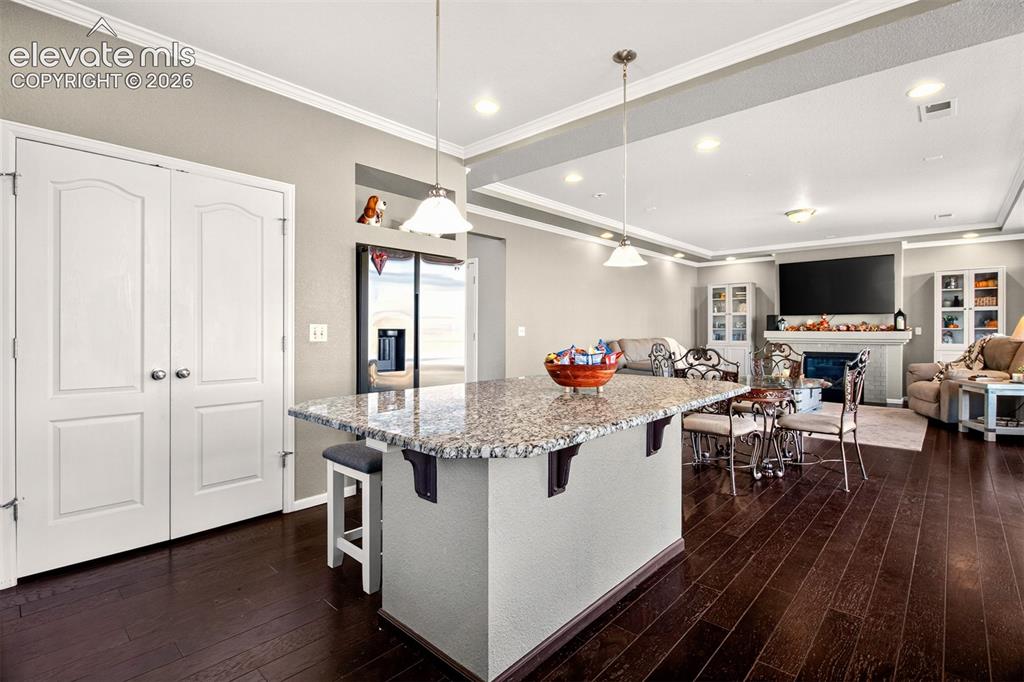 Image 9 of 45: Kitchen