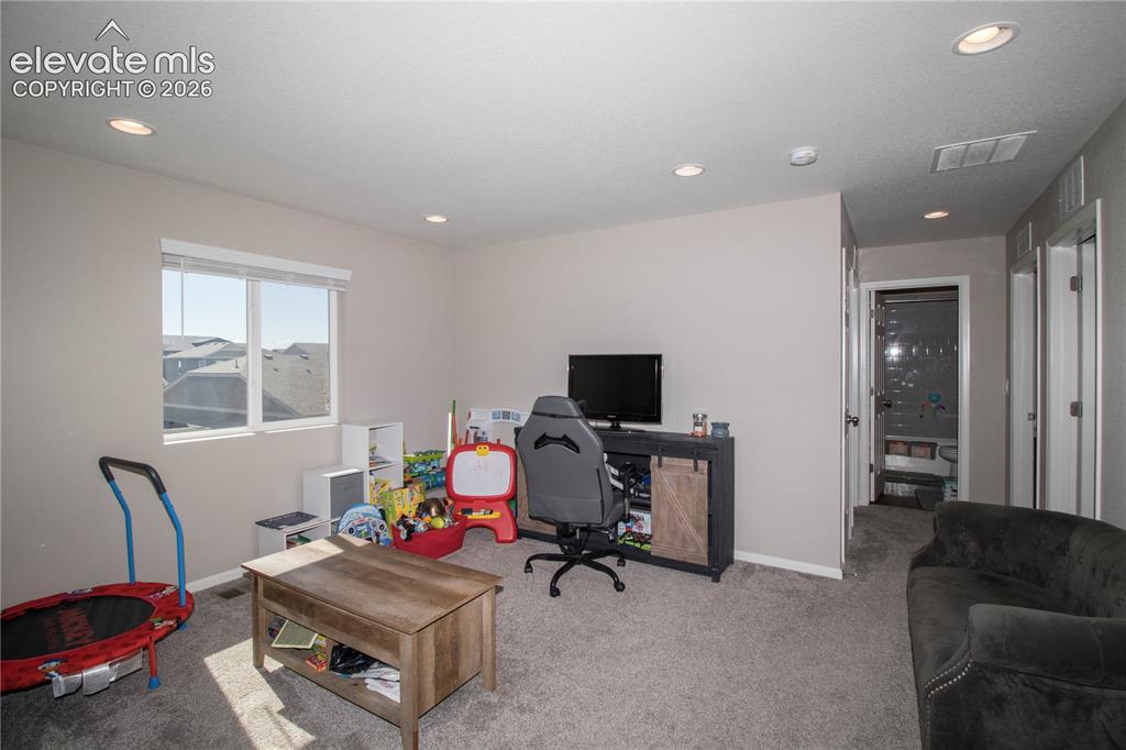 Image 13 of 23: Family Room