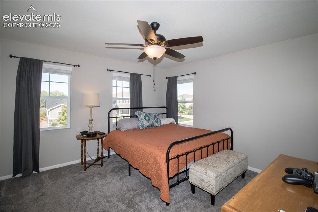 Image 14 of 23: Bedroom