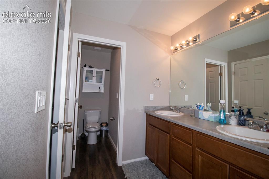 Image 17 of 23: Bathroom