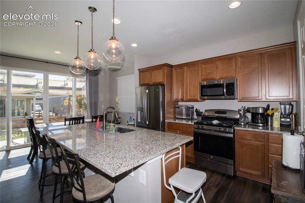 Image 5 of 23: Kitchen