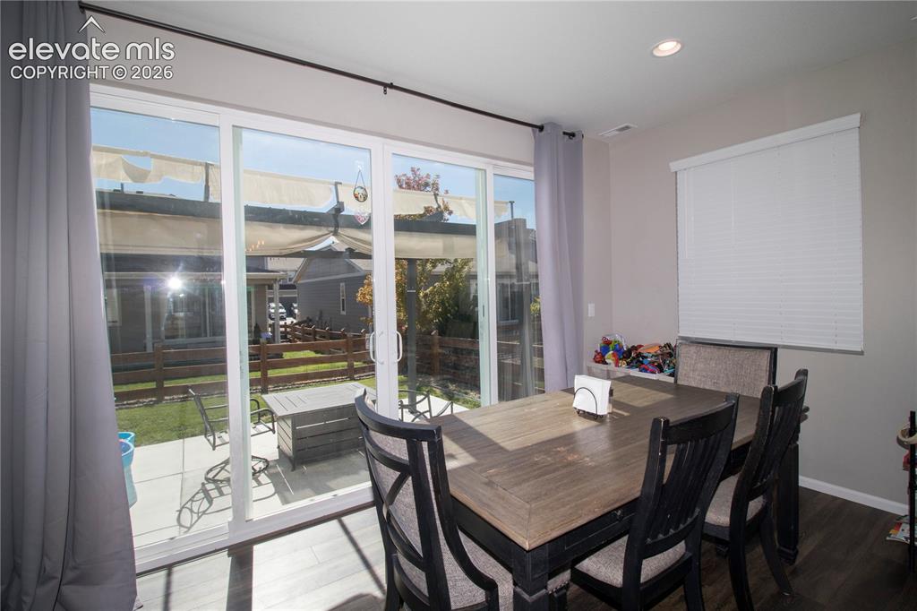 Image 6 of 23: Dining Area