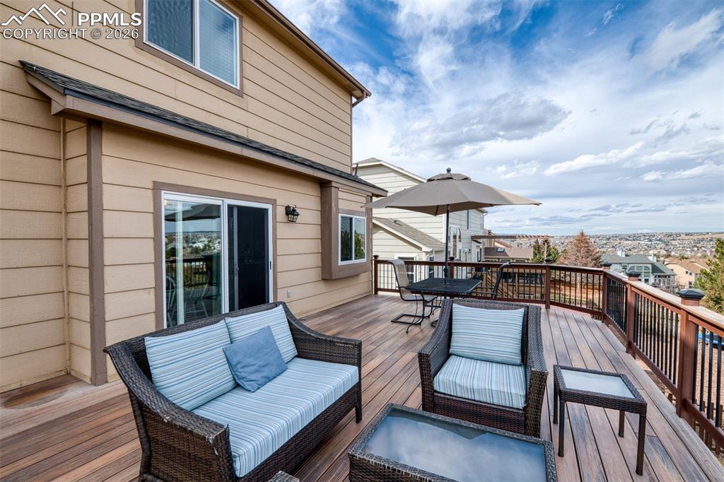 Image 39 of 50: Deck