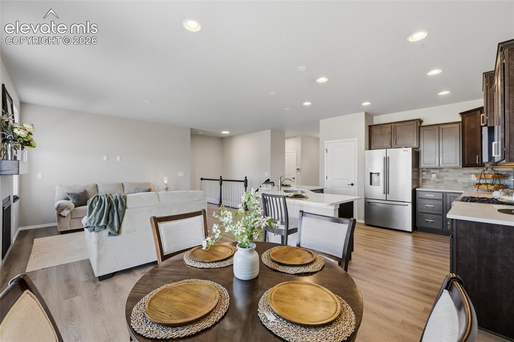 Image 21 of 43: Dining Area