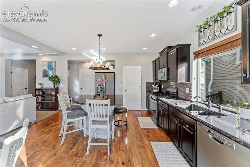 Image 12 of 41: Kitchen