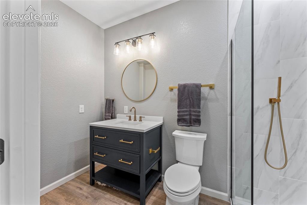 Image 36 of 41: Bathroom