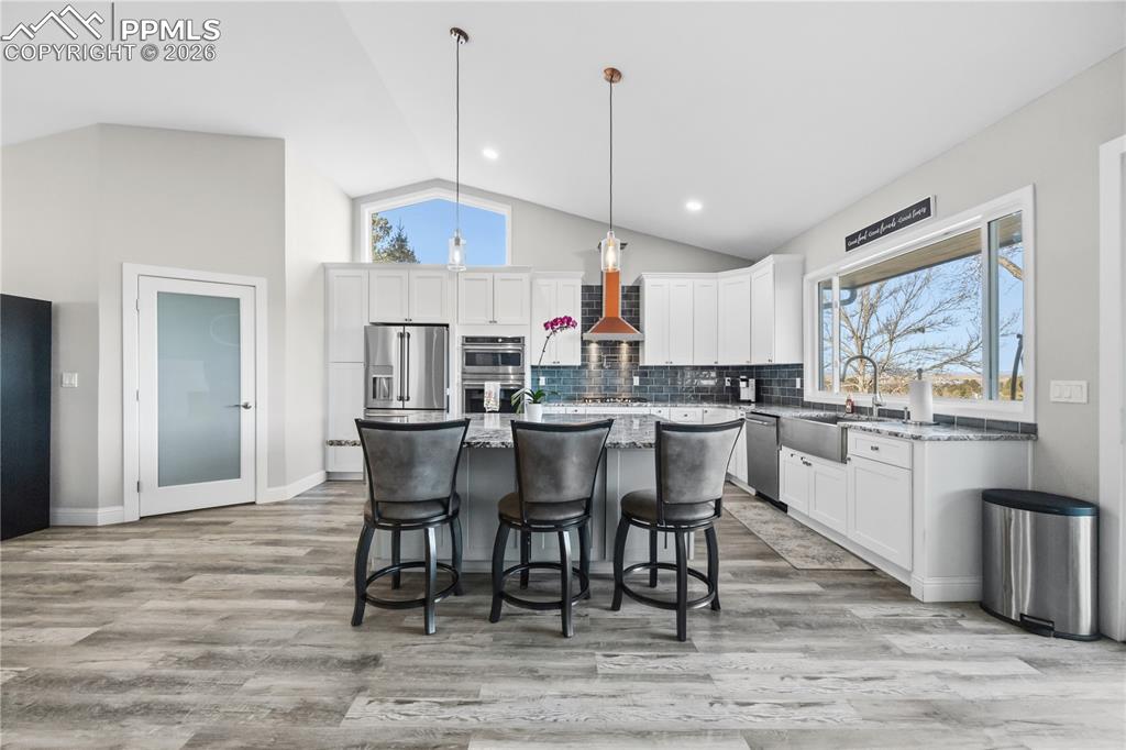 Image 11 of 50: Kitchen