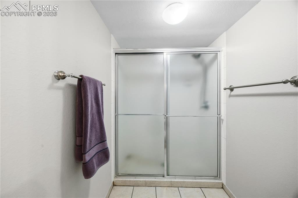 Image 39 of 50: Bathroom