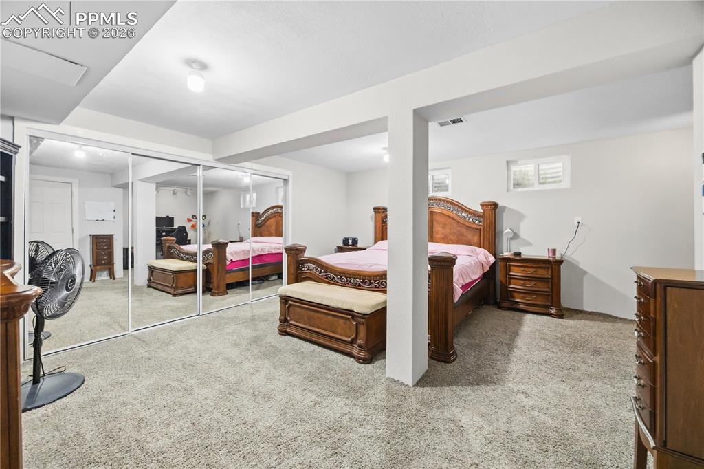 Image 40 of 50: Bedroom