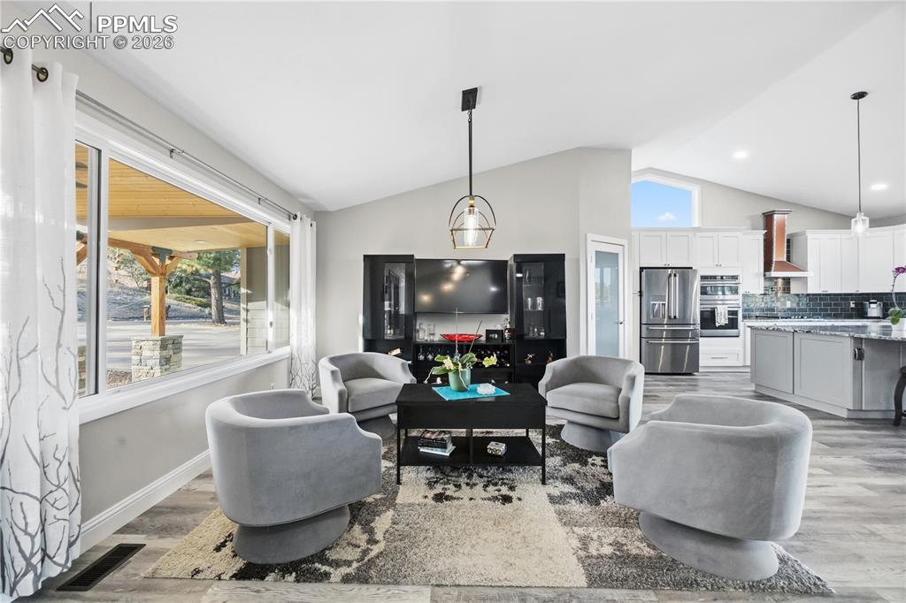 Image 9 of 50: Living Room