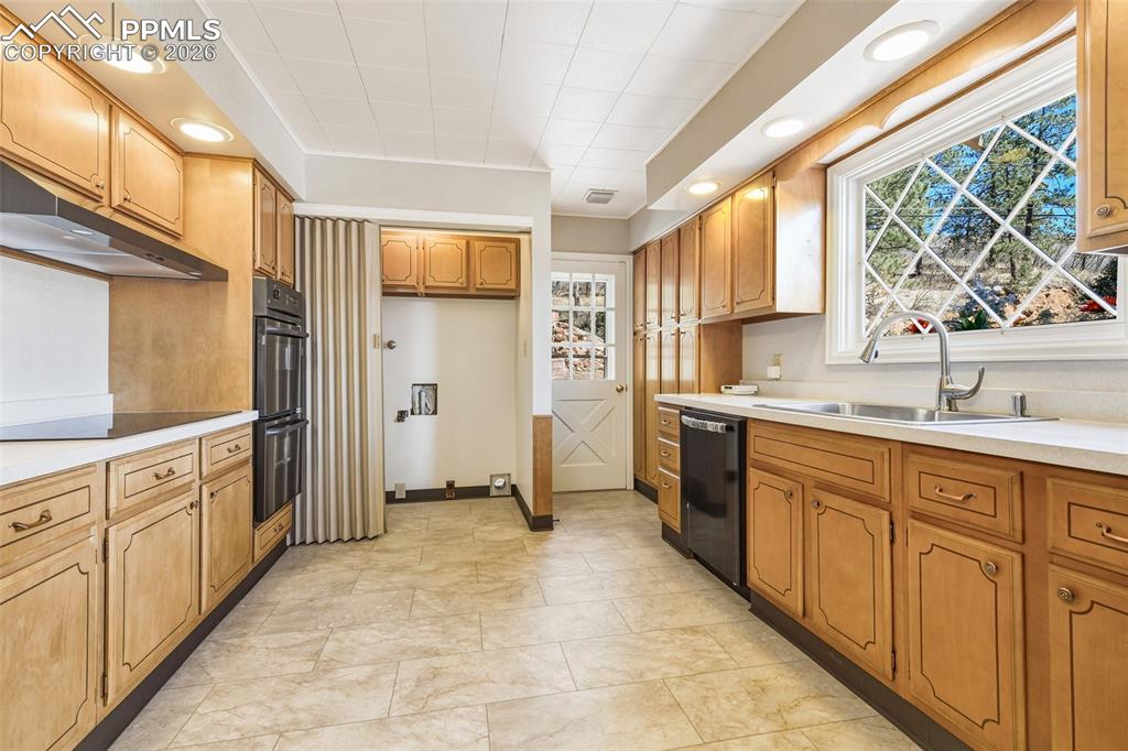 Image 21 of 47: Kitchen With All New Appliances And New Countertops