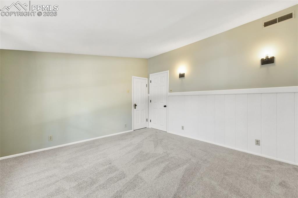 Image 35 of 47: Bedroom #4 - Upper Level