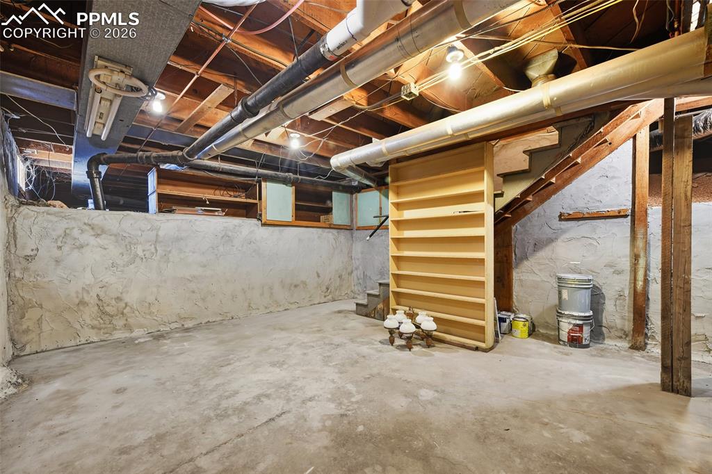 Image 47 of 47: Lots Of Storage Space