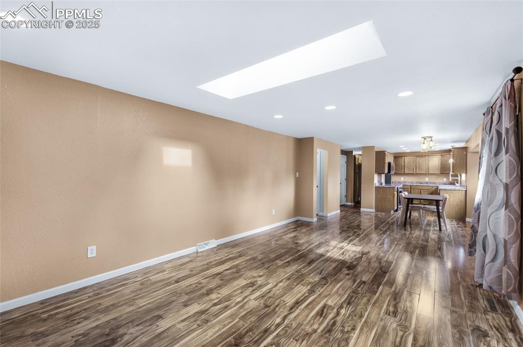 Image 21 of 48: Family Room