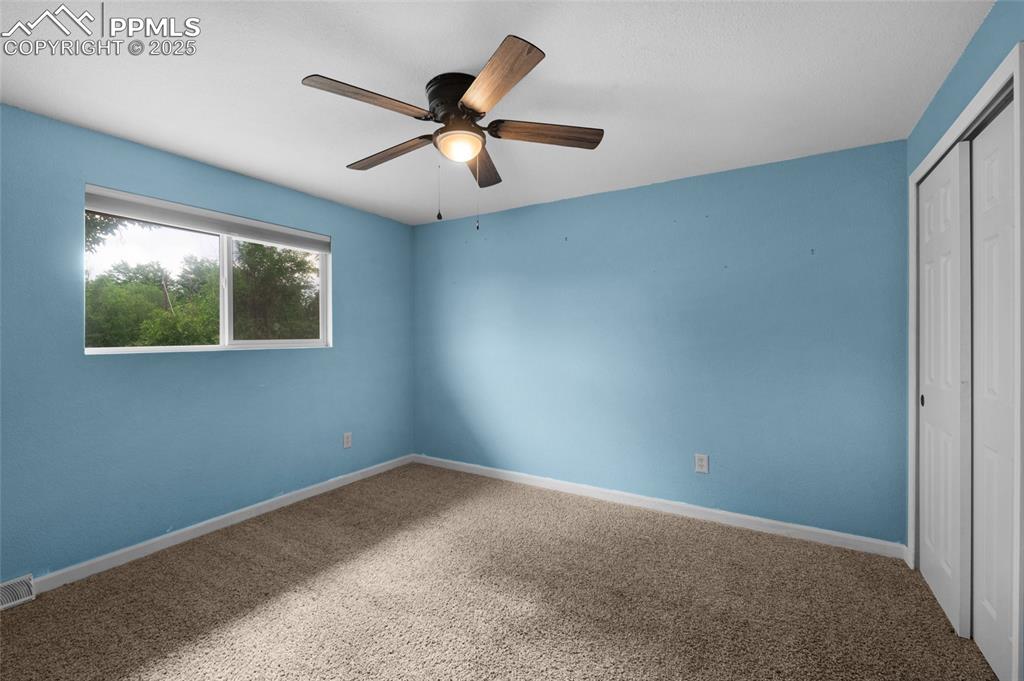 Image 33 of 48: Bedroom