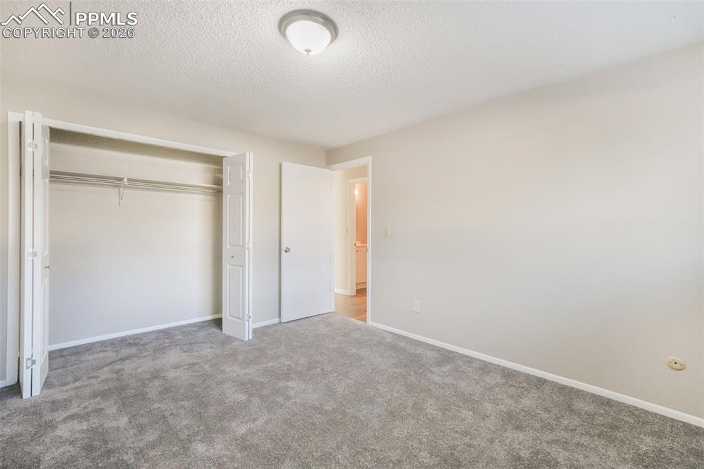 Image 35 of 50: Bedroom