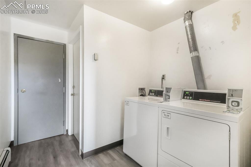 Image 37 of 50: Laundry