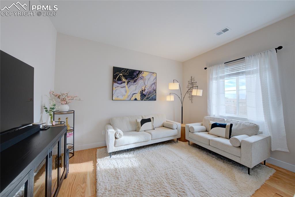 Image 24 of 50: Living Room