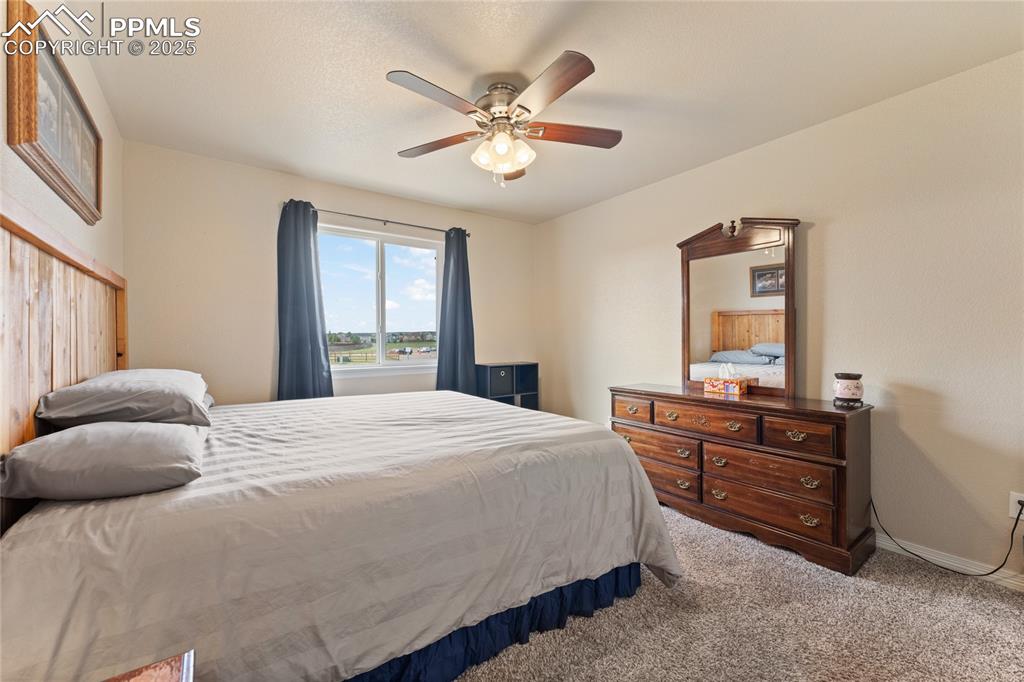 Image 25 of 38: Upstairs Bedroom #3