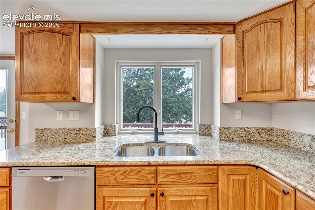 Image 12 of 46: Kitchen